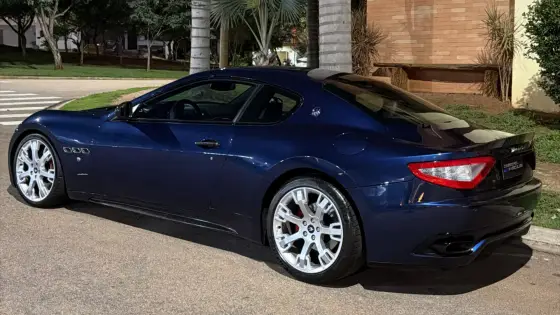 MASERATI GRANTURISMO 4.7 V8 GASOLINA SPORT MC SHIFT MASERATI GRANTURISMO 4.7 V8 GASOLINA SPORT MC SHIFT