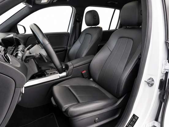 MERCEDES-BENZ-GLB 200-2021