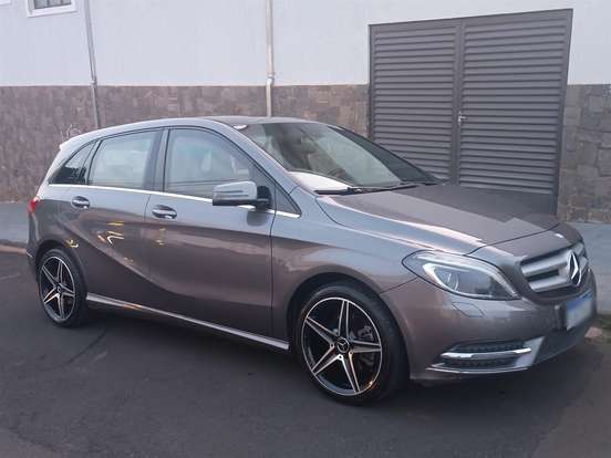 MERCEDES-BENZ-B 200-1.6 SPORT TURBO GASOLINA 4P AUTOMÁTICO MERCEDES-BENZ-B 200-2013
