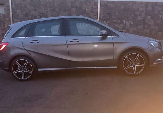 MERCEDES-BENZ-B 200-2013