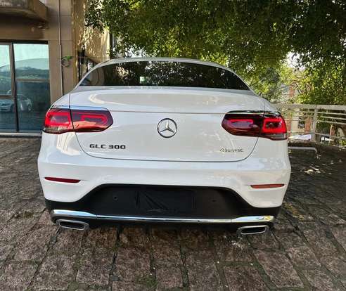 MERCEDES-BENZ-GLC 300-2020