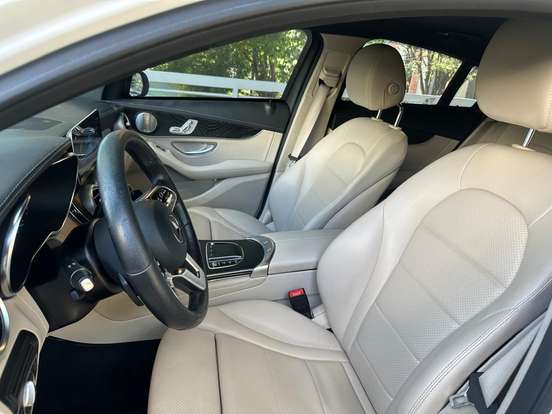 MERCEDES-BENZ-GLC 300-2020