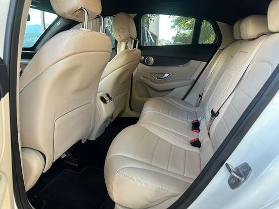 MERCEDES-BENZ-GLC 300-2020