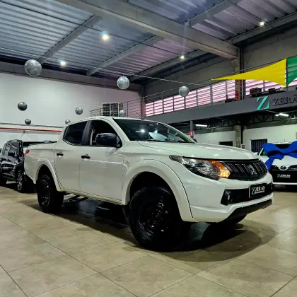 MITSUBISHI L200 TRITON 2.4 16V TURBO DIESEL GL CD 4X4 MANUAL MITSUBISHI L200 TRITON 2.4 16V TURBO DIESEL GL CD 4X4 MANUAL