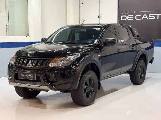 MITSUBISHI L200 TRITON 2.4 16V TURBO DIESEL OUTDOOR GLX CD 4X4 MANUAL MITSUBISHI L200 TRITON 2.4 16V TURBO DIESEL OUTDOOR GLX CD 4X4 MANUAL