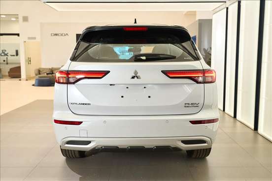 MITSUBISHI-OUTLANDER-2.4 PHEV SIGNATURE S-AWC DHT MITSUBISHI-OUTLANDER-2025