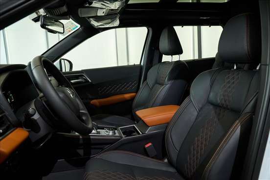 MITSUBISHI-OUTLANDER-2.4 PHEV SIGNATURE S-AWC DHT MITSUBISHI-OUTLANDER-2025