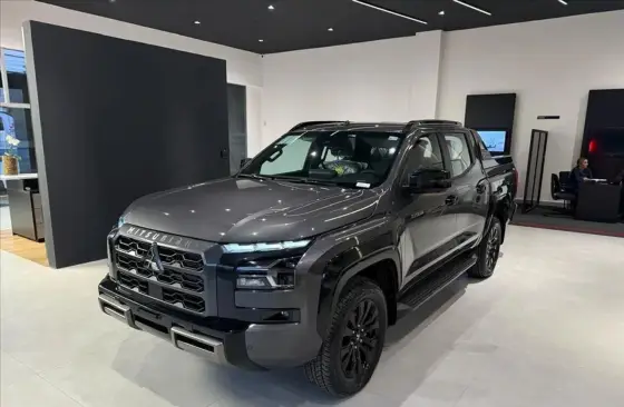 MITSUBISHI TRITON 2.4 BITURBO DIESEL CD KATANA 4X4 AUTOMÁTICO