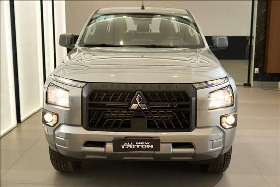 MITSUBISHI-TRITON-2025
