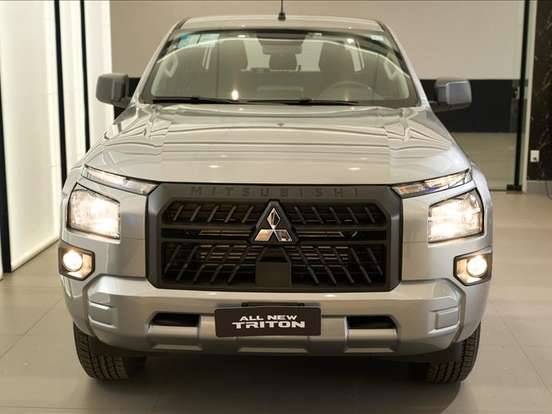 MITSUBISHI-TRITON-2.4 BITURBO DIESEL CD GLS 4X4 AUTOMÁTICO MITSUBISHI-TRITON-2025