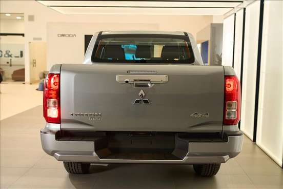 MITSUBISHI-TRITON-2.4 BITURBO DIESEL CD GLS 4X4 AUTOMÁTICO MITSUBISHI-TRITON-2025