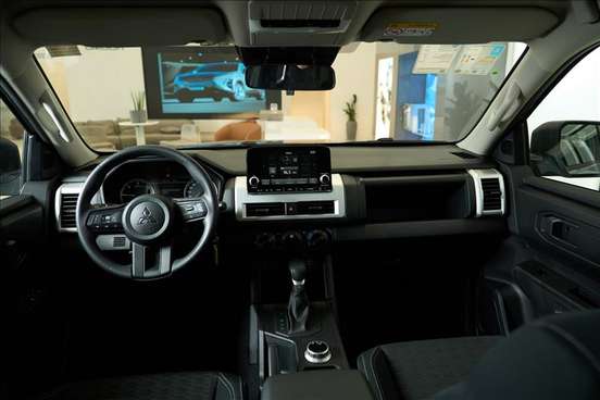 MITSUBISHI-TRITON-2.4 BITURBO DIESEL CD GLS 4X4 AUTOMÁTICO MITSUBISHI-TRITON-2025