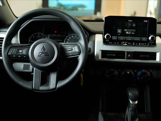 MITSUBISHI-TRITON-2.4 BITURBO DIESEL CD GLS 4X4 AUTOMÁTICO MITSUBISHI-TRITON-2025