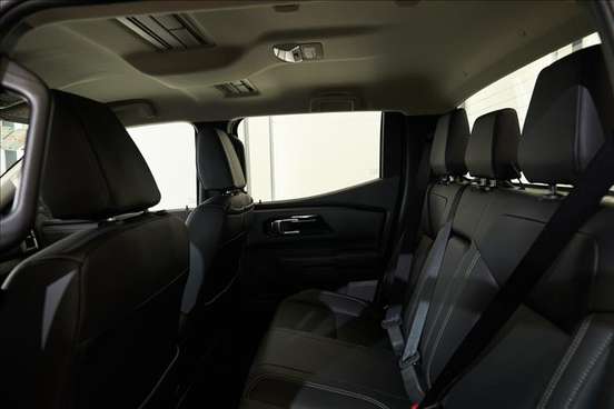 MITSUBISHI-TRITON-2.4 BITURBO DIESEL CD HPE 4X4 AUTOMÁTICO MITSUBISHI-TRITON-2025
