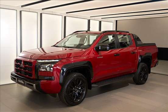 MITSUBISHI-TRITON-2025