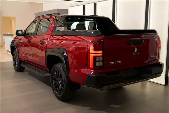MITSUBISHI-TRITON-2025