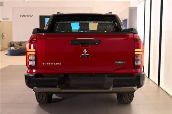 MITSUBISHI-TRITON-2025