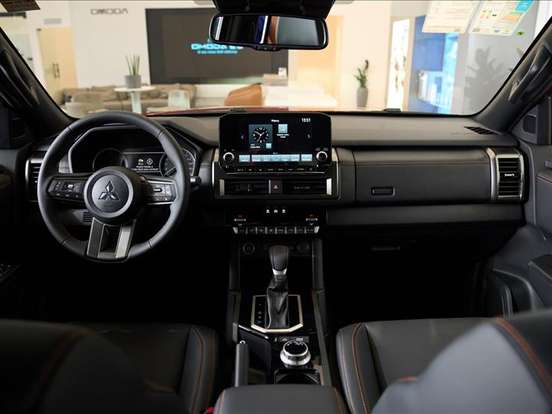 MITSUBISHI-TRITON-2.4 BITURBO DIESEL CD KATANA 4X4 AUTOMÁTICO MITSUBISHI-TRITON-2025