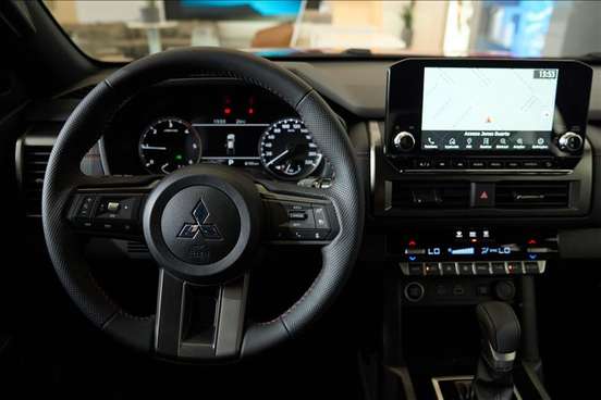 MITSUBISHI-TRITON-2.4 BITURBO DIESEL CD KATANA 4X4 AUTOMÁTICO MITSUBISHI-TRITON-2025