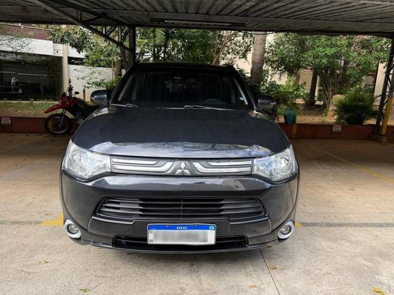 MITSUBISHI OUTLANDER 3.0 GT 4X4 V6 24V GASOLINA 4P AUTOMÁTICO