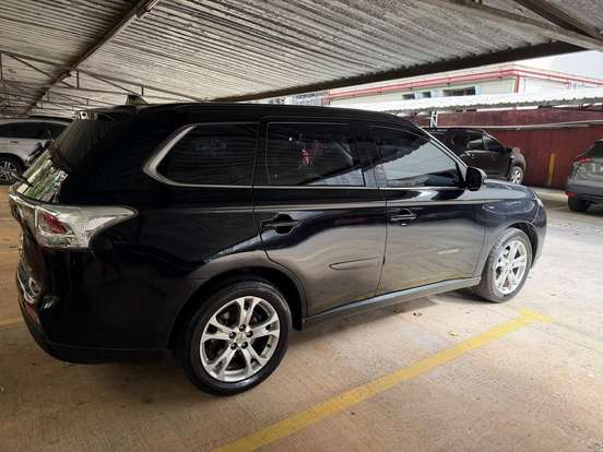 MITSUBISHI-OUTLANDER-3.0 GT 4X4 V6 24V GASOLINA 4P AUTOMÁTICO MITSUBISHI-OUTLANDER-2014
