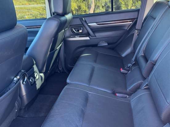 MITSUBISHI-PAJERO FULL-3.2 HPE 4X4 16V TURBO INTERCOOLER DIESEL 4P AUTOMÁTICO MITSUBISHI-PAJERO FULL-2014