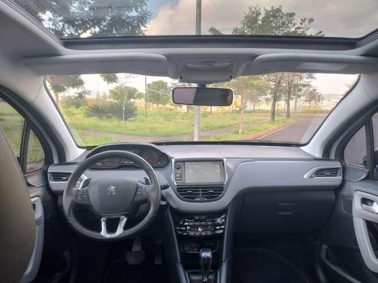 PEUGEOT-208-2017