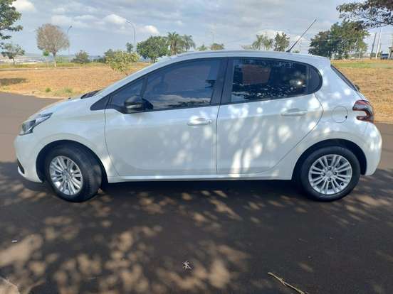PEUGEOT-208-1.6 ALLURE 16V FLEX 4P AUTOMÁTICO PEUGEOT-208-2017