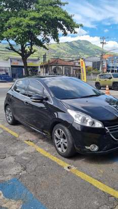 PEUGEOT-208-2013