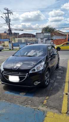 PEUGEOT-208-2013