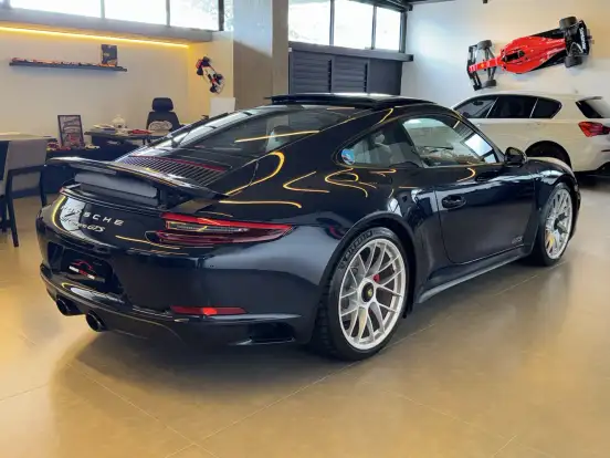 PORSCHE-911-2018