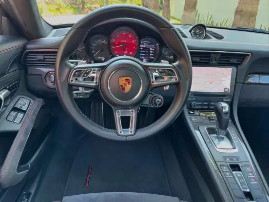 PORSCHE-911-2018