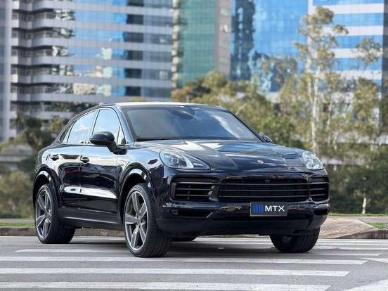 PORSCHE-CAYENNE-2022