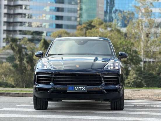 PORSCHE-CAYENNE-2022