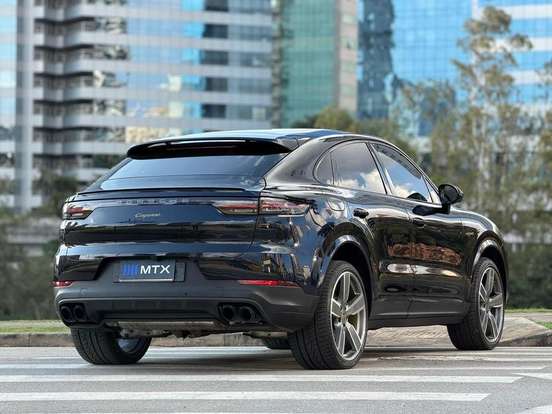 PORSCHE-CAYENNE-2022