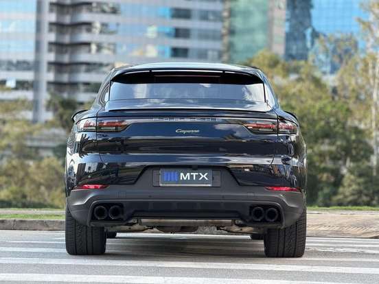 PORSCHE-CAYENNE-2022