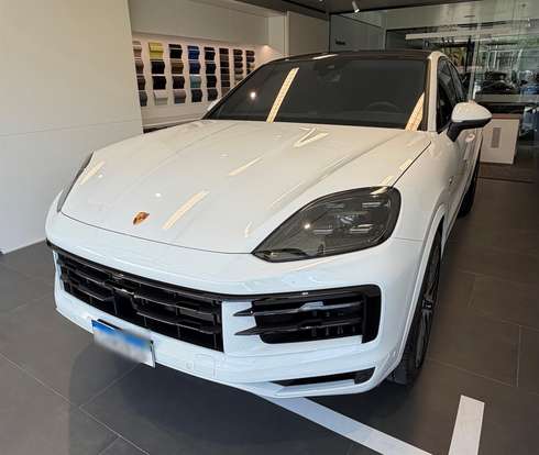 PORSCHE-CAYENNE-2025
