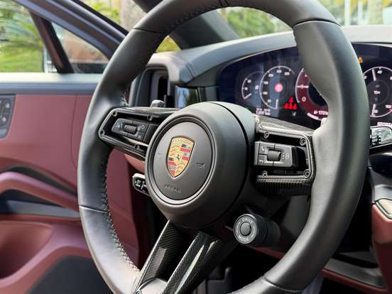 PORSCHE-CAYENNE-2025