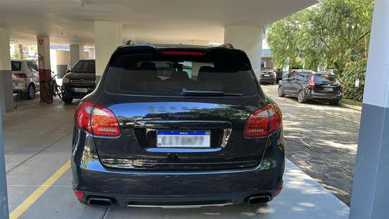 PORSCHE-CAYENNE-2011