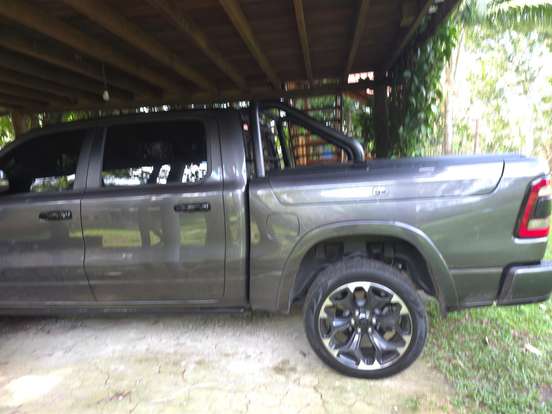 RAM-1500-5.7 V8 GASOLINA LIMITED NIGHT EDITION CD 4X4 AUTOMÁTICO RAM-1500-2024