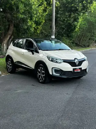RENAULT CAPTUR 1.6 16V SCE FLEX LIFE X-TRONIC RENAULT CAPTUR 1.6 16V SCE FLEX LIFE X-TRONIC