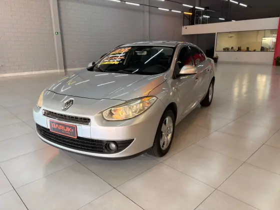 RENAULT FLUENCE 2.0 DYNAMIQUE 16V FLEX 4P AUTOMÁTICO