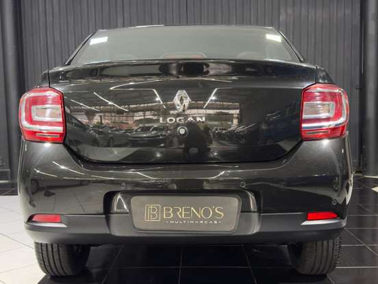 RENAULT-LOGAN-2021