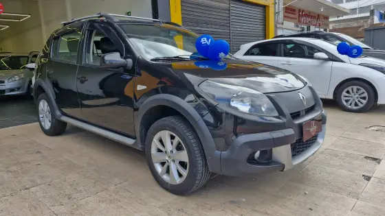RENAULT SANDERO 1.6 STEPWAY 16V FLEX 4P AUTOMÁTICO