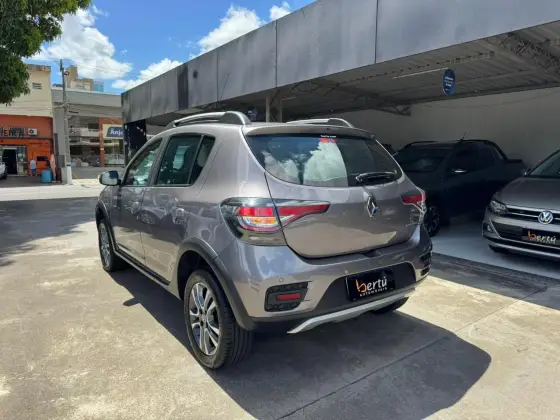 RENAULT STEPWAY 1.6 16V SCE FLEX INTENSE X-TRONIC RENAULT STEPWAY 1.6 16V SCE FLEX INTENSE X-TRONIC