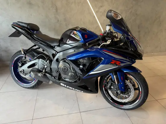 SUZUKI GSX-R750 SUZUKI GSX-R750