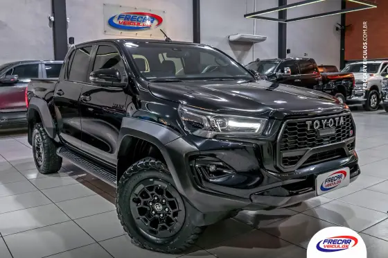 TOYOTA HILUX 2.8 D-4D TURBO DIESEL CD GR-S 4X4 AUTOMÁTICO TOYOTA HILUX 2.8 D-4D TURBO DIESEL CD GR-S 4X4 AUTOMÁTICO