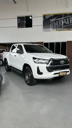 TOYOTA HILUX 2.8 D-4D TURBO DIESEL CD POWER PACK 4X4 MANUAL TOYOTA HILUX 2.8 D-4D TURBO DIESEL CD POWER PACK 4X4 MANUAL