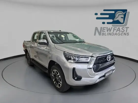TOYOTA HILUX 2.8 D-4D TURBO DIESEL CD SRV 4X4 AUTOMÁTICO TOYOTA HILUX 2.8 D-4D TURBO DIESEL CD SRV 4X4 AUTOMÁTICO
