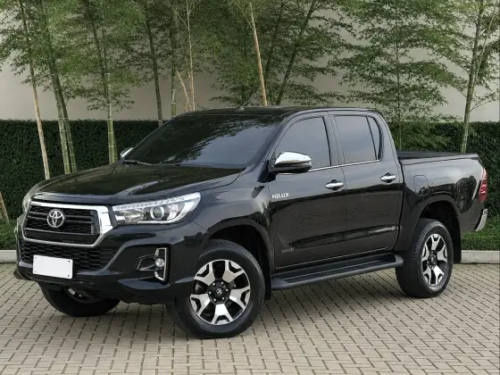 TOYOTA HILUX 2.8 SRX 4X4 CD 16V DIESEL 4P AUTOMÁTICO TOYOTA HILUX 2.8 SRX 4X4 CD 16V DIESEL 4P AUTOMÁTICO